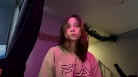 Snapshot of lilies_and_minipoots chatting on December 26, 2024, 10:59 am Sonechka online show from December 26, 2024, 10:59 am