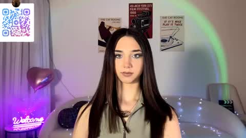 Lina online show from April 29, 2026, 10:49 pm