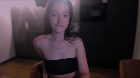 Snapshot of lililaluna chatting on December 10, 2024, 1:00 pm ... online show from December 10, 2024, 1:00 pm