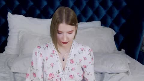 LiliLinn online show from January 27, 2025, 11:11 am