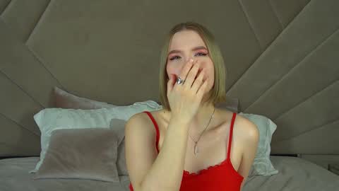 LiliLinn online show from February 5, 2025, 8:00 am