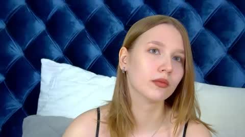 LiliLinn online show from July 15, 2026, 10:20 am