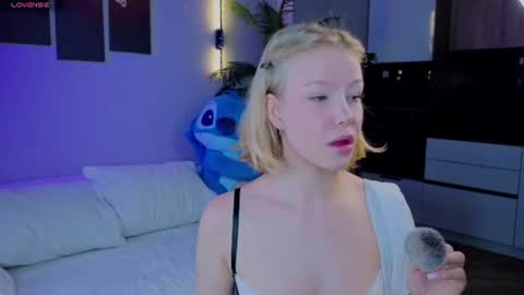 lililok101 online show from July 17, 2026, 1:56 am