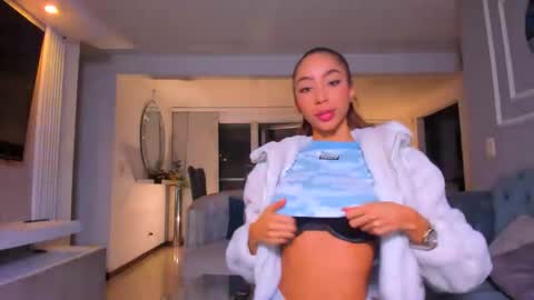 Lili  online show from January 10, 2026, 4:03 am