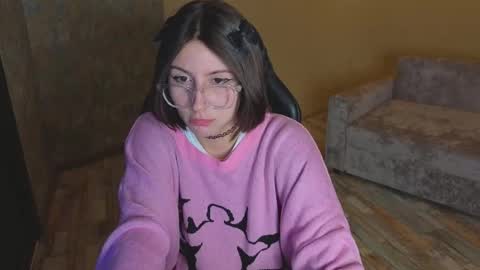 Snapshot of lilit_versal chatting on December 16, 2025, 3:22 am Lilit online show from December 16, 2025, 3:22 am