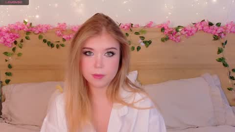 Lilith Bonheur online show from November 2, 2025, 9:39 pm