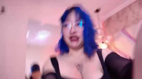 Snapshot of lilith_curvy chatting on October 15, 2025, 8:20 pm online show from October 15, 2025, 8:20 pm