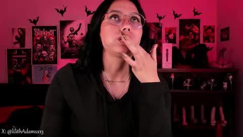 Snapshot of lilith_deveraux_ chatting on March 26, 2026, 3:34 am MISTRESS LILITH online show from March 26, 2026, 3:34 am
