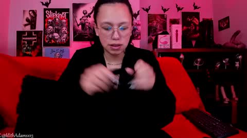 Snapshot of lilith_deveraux_ chatting on April 15, 2026, 3:19 pm MISTRESS LILITH online show from April 15, 2026, 3:19 pm