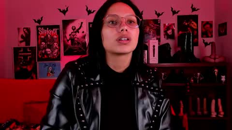 Snapshot of lilith_deveraux_ chatting on April 24, 2026, 11:18 pm MISTRESS LILITH online show from April 24, 2026, 11:18 pm