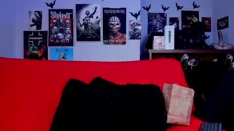 Snapshot of lilith_deveraux_ chatting on May 27, 2026, 4:15 pm MISTRESS LILITH online show from May 27, 2026, 4:15 pm