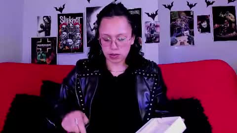 Snapshot of lilith_deveraux_ chatting on June 13, 2026, 3:21 pm MISTRESS LILITH online show from June 13, 2026, 3:21 pm