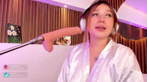 Lilith Gray online show from December 21, 2024, 9:55 am