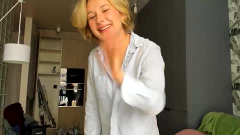 Snapshot of lilith_lutherlow chatting on December 21, 2025, 11:17 am lilith online show from December 21, 2025, 11:17 am