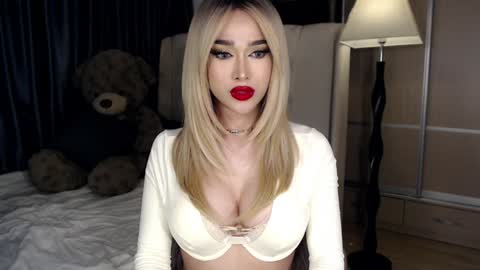 QUEEN LILITH BORBON online show from December 9, 2024, 3:40 am