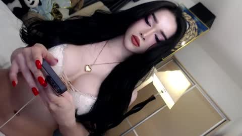 Snapshot of lilith_mazikeen69 chatting on May 18, 2026, 6:14 pm QUEEN LILITH BORBON online show from May 18, 2026, 6:14 pm