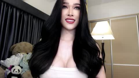Snapshot of lilith_mazikeen69 chatting on May 27, 2026, 6:49 pm QUEEN LILITH BORBON online show from May 27, 2026, 6:49 pm