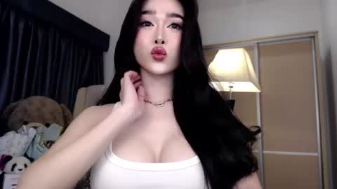 QUEEN LILITH BORBON online show from July 23, 2026, 3:43 pm