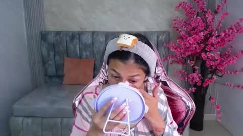 Snapshot of lilith_petit_sub chatting on January 23, 2025, 12:52 pm Lilith online show from January 23, 2025, 12:52 pm