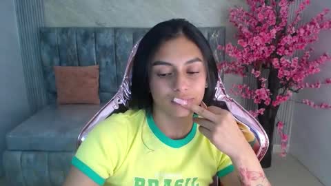 Snapshot of lilith_petit_sub chatting on January 25, 2025, 3:52 pm Lilith online show from January 25, 2025, 3:52 pm