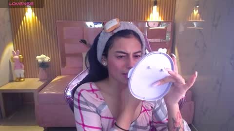 Snapshot of lilith_petit_sub chatting on February 21, 2025, 1:22 pm Lilith online show from February 21, 2025, 1:22 pm