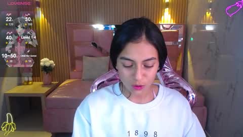 Snapshot of lilith_petit_sub chatting on March 8, 2025, 10:11 am Lilith online show from March 8, 2025, 10:11 am