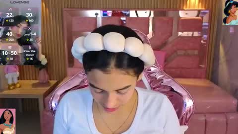 Snapshot of lilith_petit_sub chatting on November 28, 2025, 3:42 am Lilith online show from November 28, 2025, 3:42 am