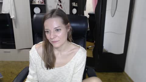 lilith small21 online show from December 6, 2024, 12:16 pm