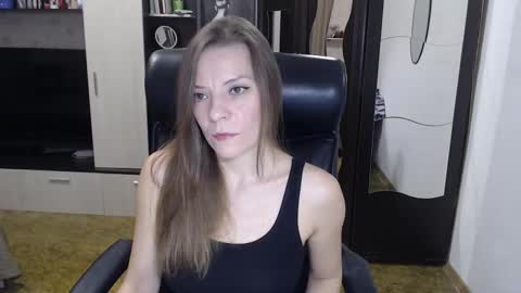 lilith small21 online show from November 25, 2025, 9:20 am