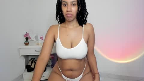 Snapshot of lilith_vision chatting on May 21, 2026, 5:36 am Alejandra online show from May 21, 2026, 5:36 am
