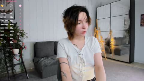 Snapshot of lilithlunna chatting on December 27, 2024, 4:04 am Lilith online show from December 27, 2024, 4:04 am