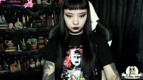 Snapshot of lilithmoon666 chatting on December 20, 2024, 12:08 am online show from December 20, 2024, 12:08 am