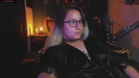 lilithmystic01 online show from February 5, 2025, 5:31 pm