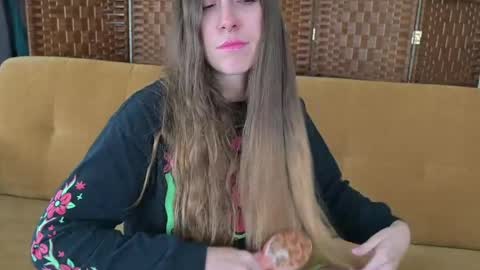 Snapshot of lilithoftrees chatting on April 6, 2026, 5:25 pm L online show from April 6, 2026, 5:25 pm