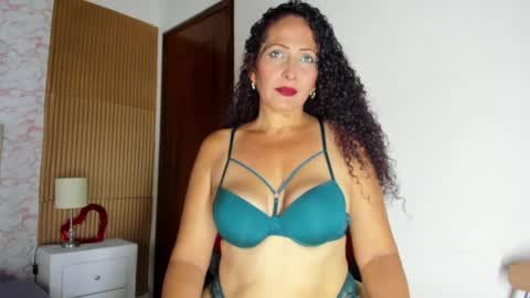 lilithphillis1 online show from April 26, 2026, 5:21 pm