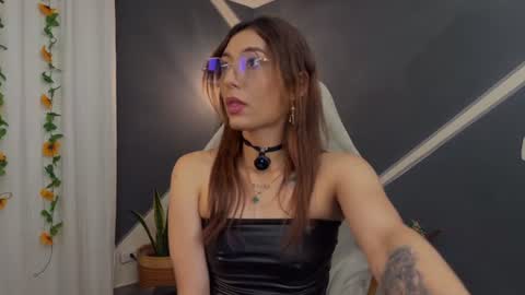 Snapshot of lilithrose_b chatting on June 23, 2026, 1:25 am Lele online show from June 23, 2026, 1:25 am
