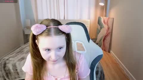 Snapshot of lilitiny chatting on June 25, 2026, 5:12 am Lili Tiny GMT2 3-10AM MonTueWedThuSat online show from June 25, 2026, 5:12 am