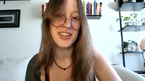 Snapshot of liljbby chatting on March 20, 2026, 6:57 pm Jay please help me reach 50 thumbs up online show from March 20, 2026, 6:57 pm