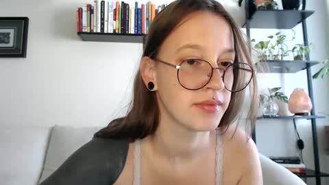 Snapshot of liljbby chatting on March 26, 2026, 2:22 pm Jay please help me reach 50 thumbs up online show from March 26, 2026, 2:22 pm