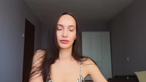 Lillian online show from March 11, 2026, 7:03 am