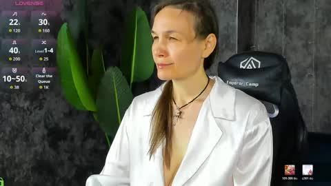 lillian_white1 online show from June 8, 2026, 12:36 am