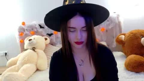 Snapshot of lilliana_moon chatting on October 31, 2025, 10:27 am lilliana_moon online show from October 31, 2025, 10:27 am