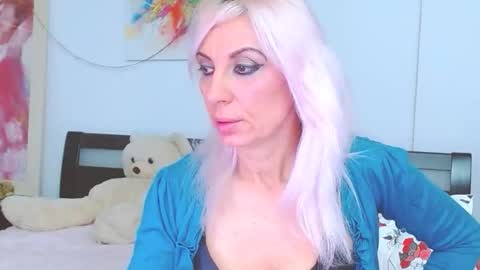 Lara online show from October 16, 2025, 11:17 pm