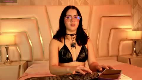 Snapshot of lillianderson chatting on June 17, 2026, 11:56 am lillianderson - Next stream start at 0700hs GTM-3 online show from June 17, 2026, 11:56 am