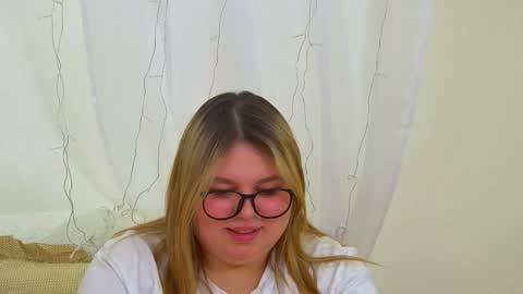 LillianHaig online show from March 13, 2026, 6:58 pm