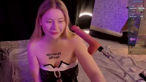 lillie_berry online show from December 5, 2025, 4:32 am