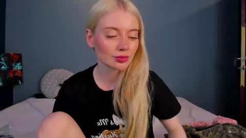 lillie_berry online show from July 4, 2026, 5:24 am