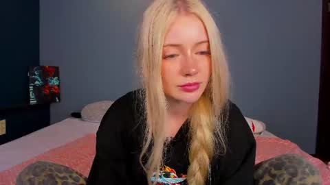 lillie_berry online show from July 10, 2026, 5:34 am