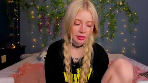 lillie_berry online show from July 14, 2026, 10:21 am