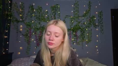 lillie_berry online show from July 21, 2026, 4:15 am